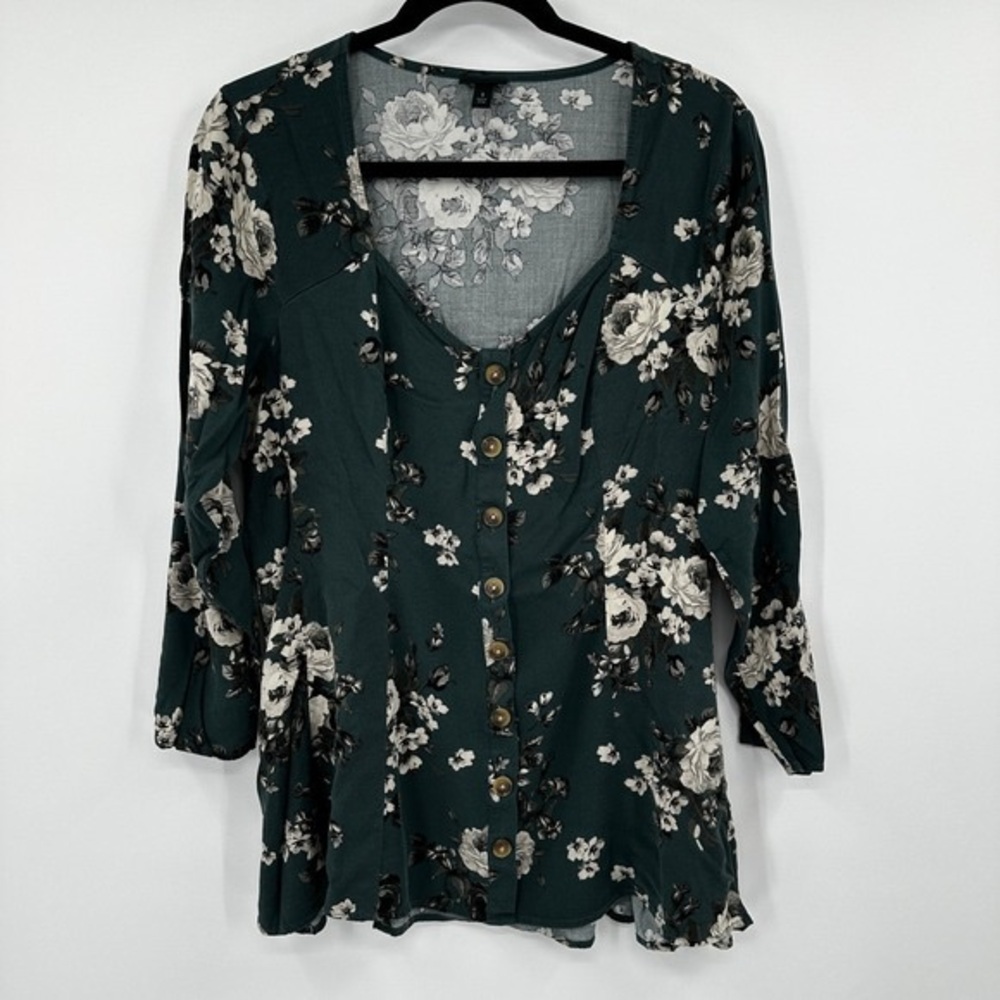 Women’s Green Floral Button-Front Top